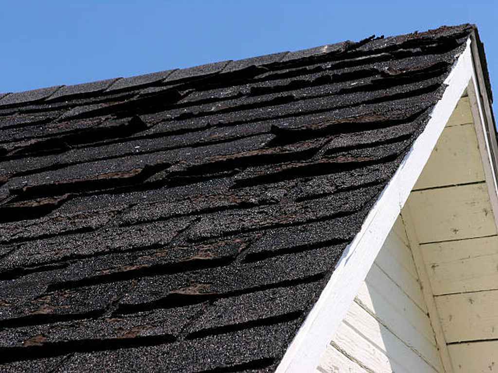 old age asphalt shingle roof Branson
